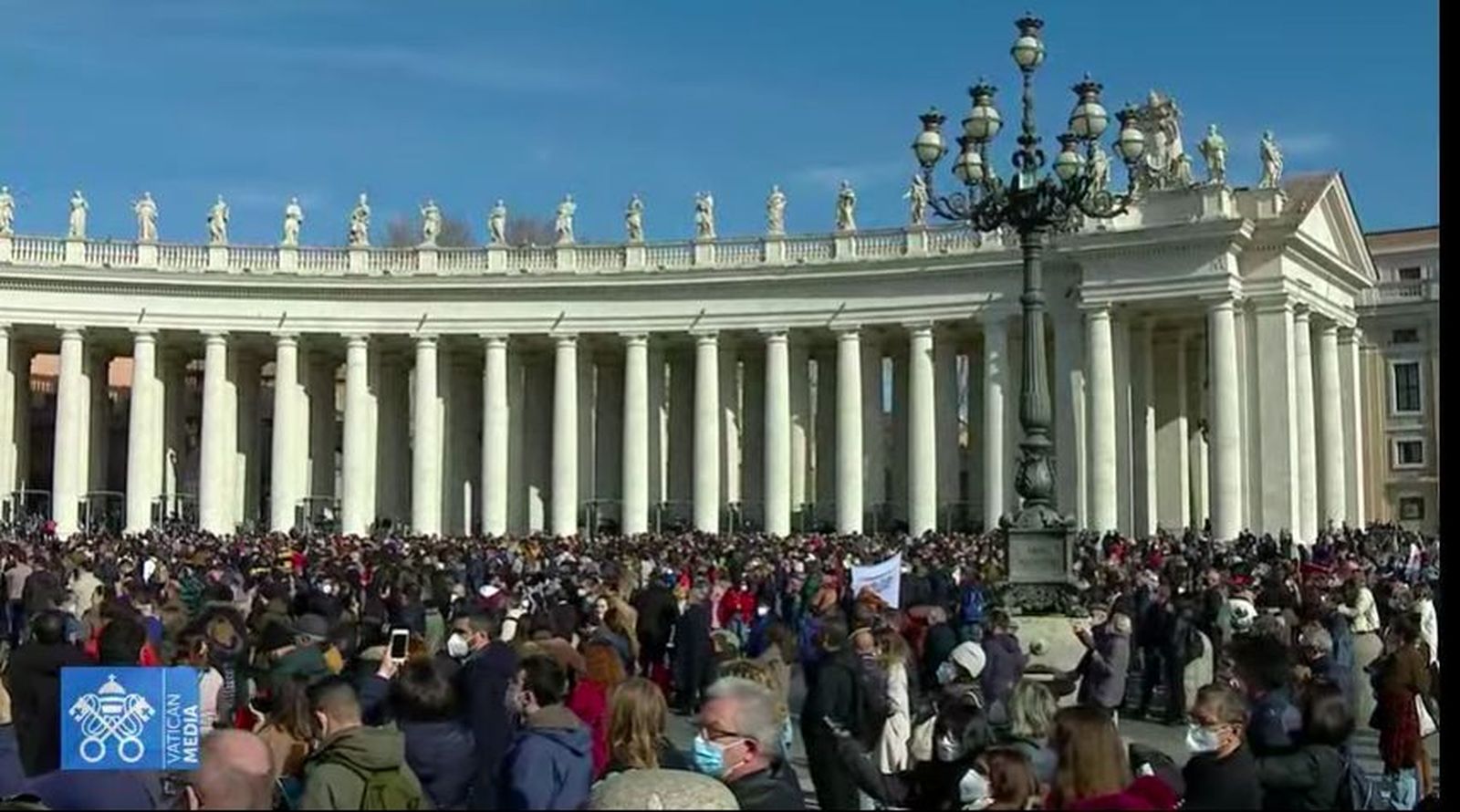 Captura de pantalla de los fieles en San Pedro