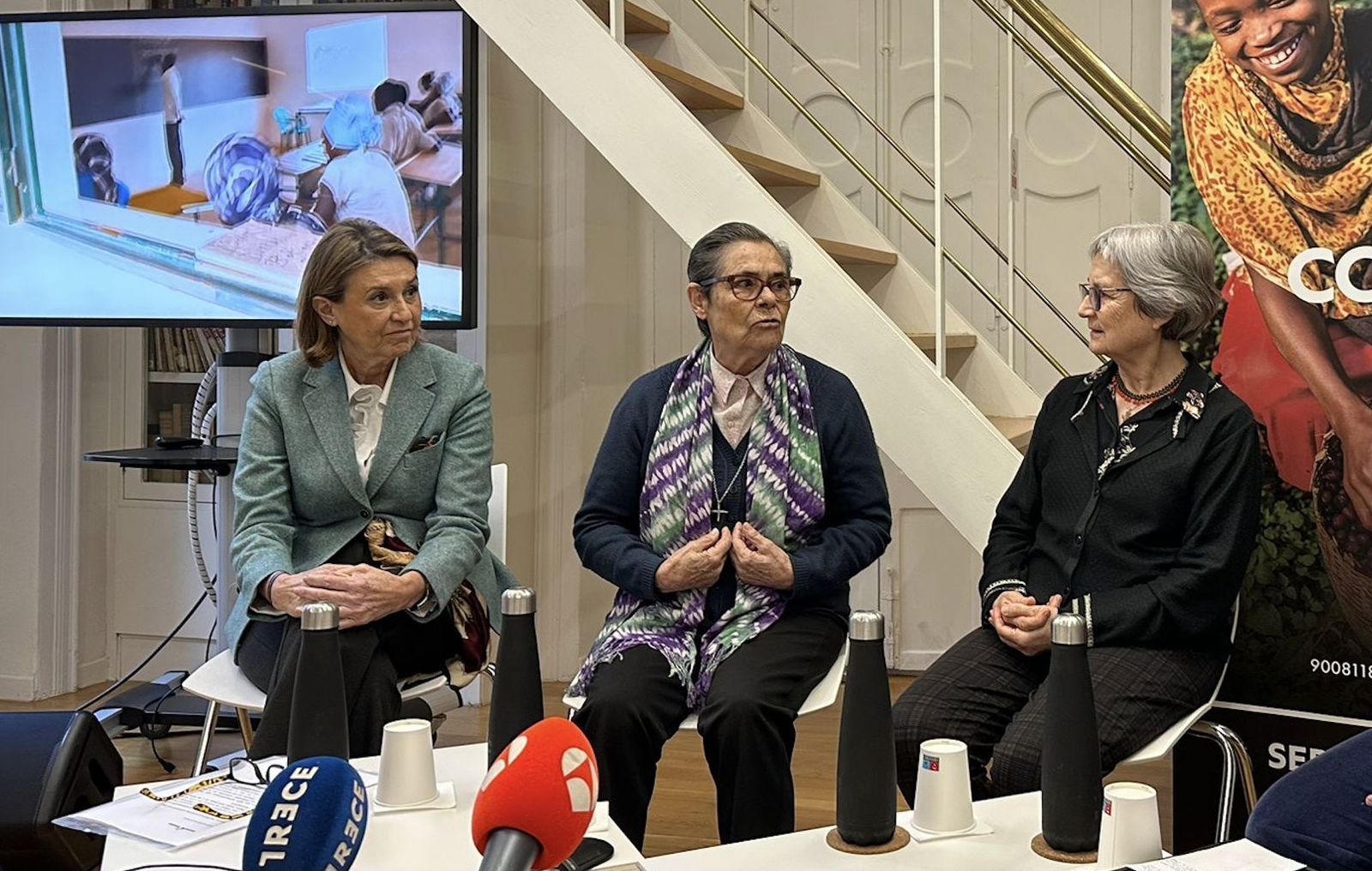 De izquierda a derecha, Cecilia Pilar, Regina Casado y María Jesús Pérez