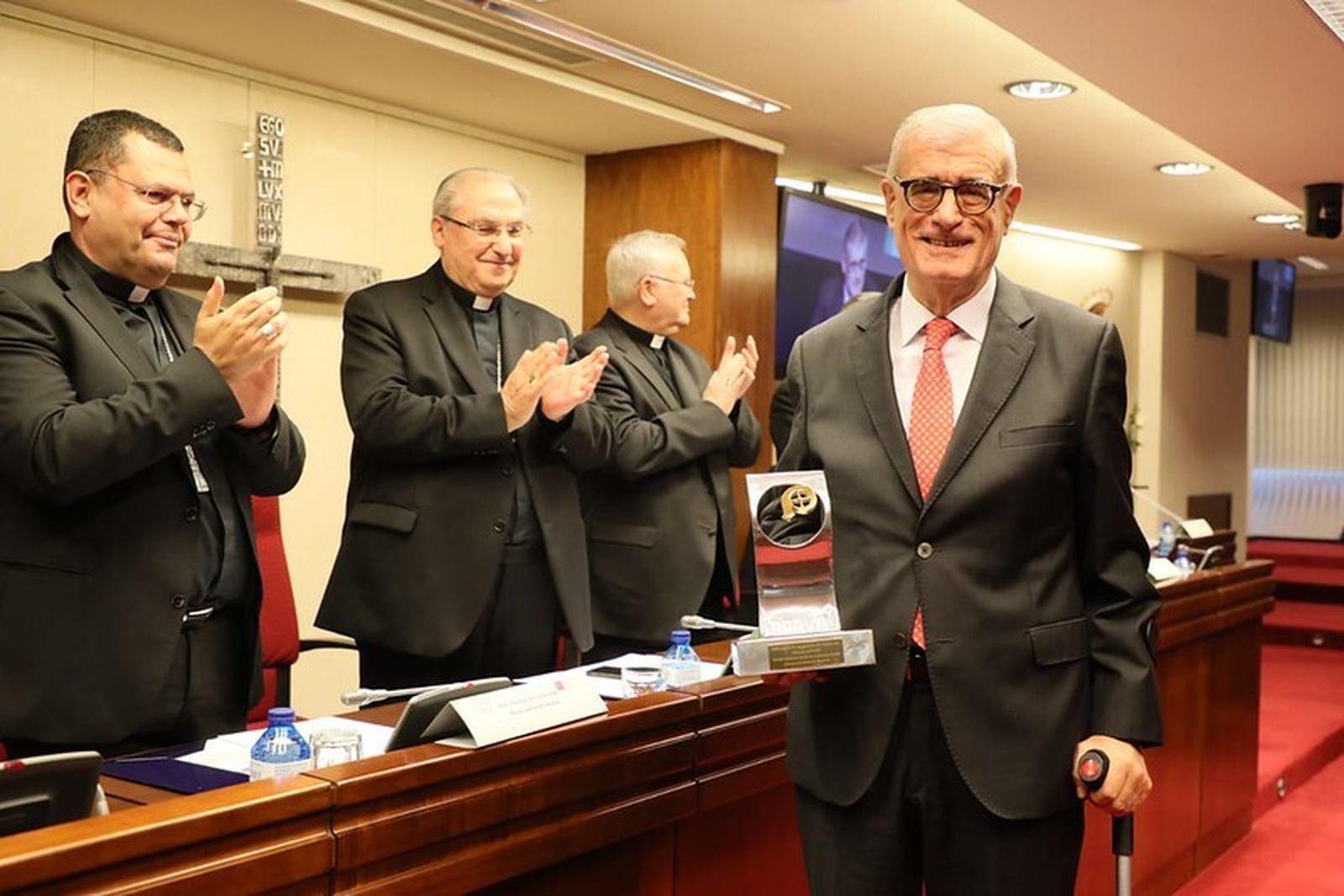 Manolo Garrido recibió el Premio Bravo