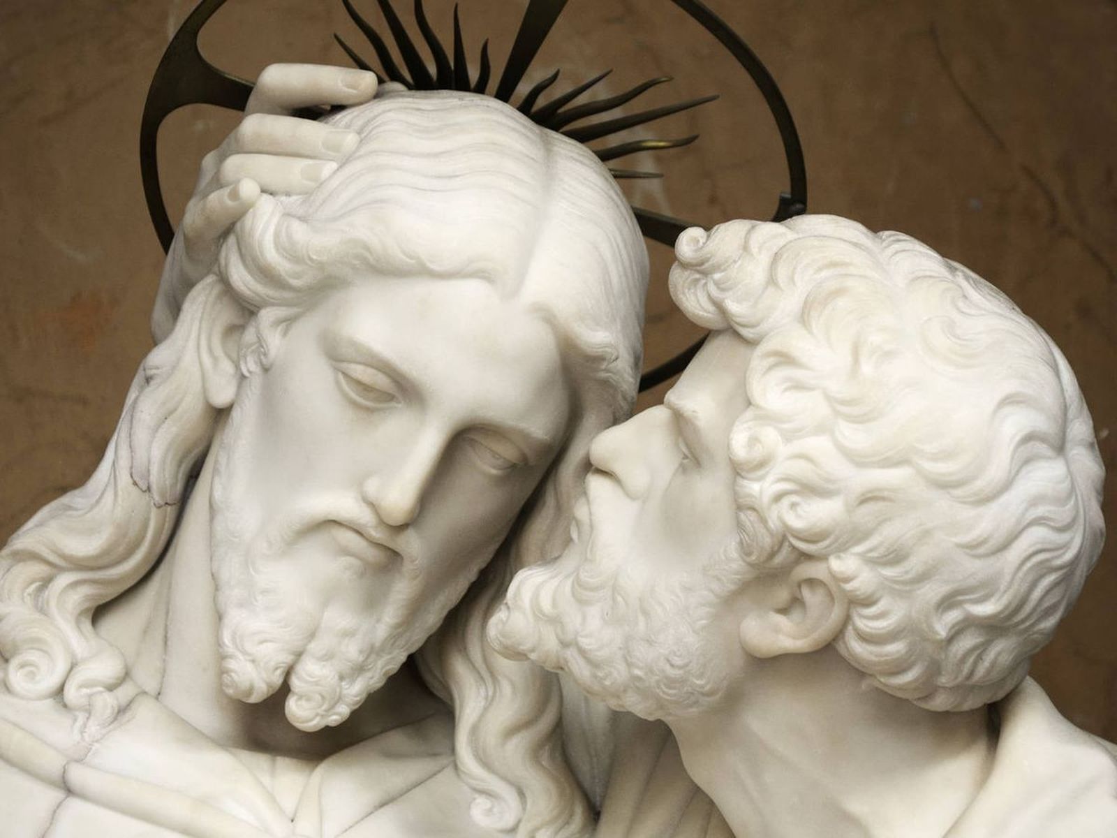 El beso de Judas, escultura en la Escalera Santa, en Roma