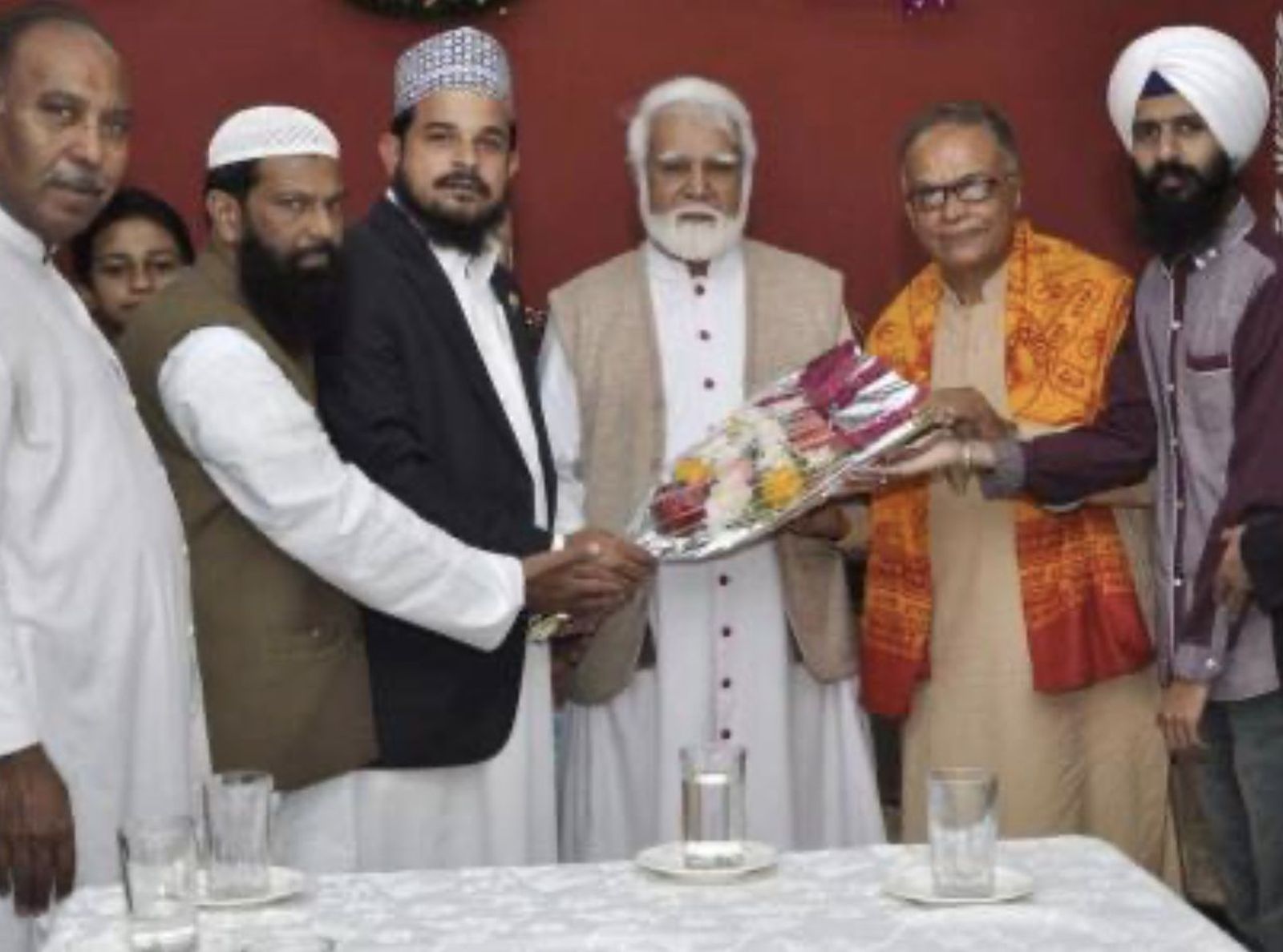 Joseph Coutts (centro), arzobispo emérito de Karachi