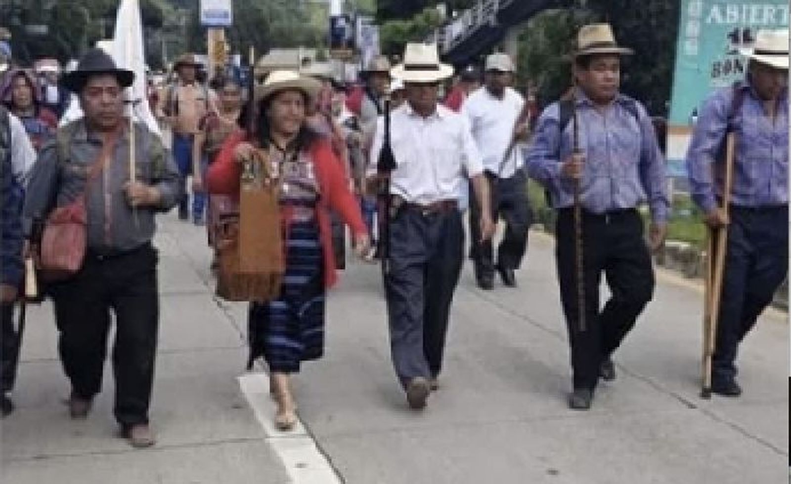 Marcha de los alcaldes indígenas