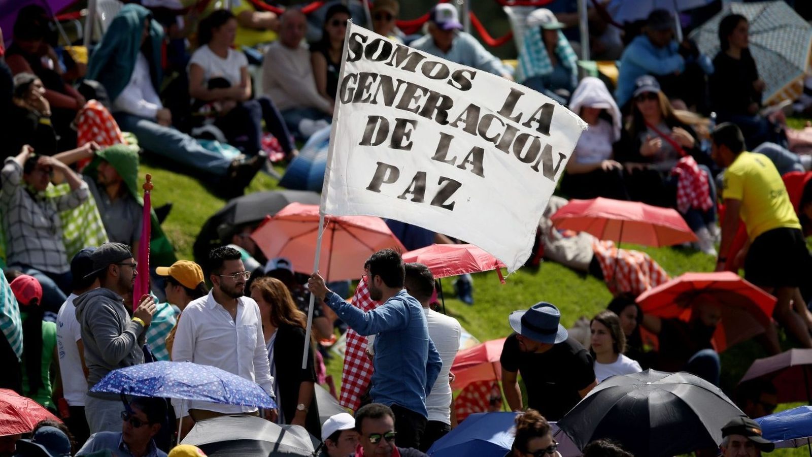Manifestantes colombianos por la paz