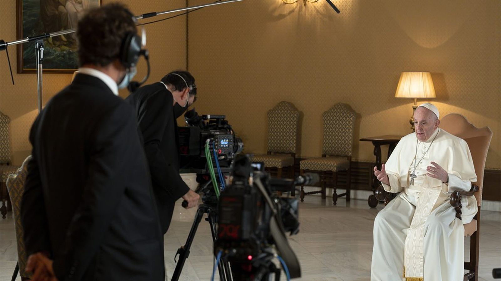 El papa Francisco durante el rodaje de la serie.