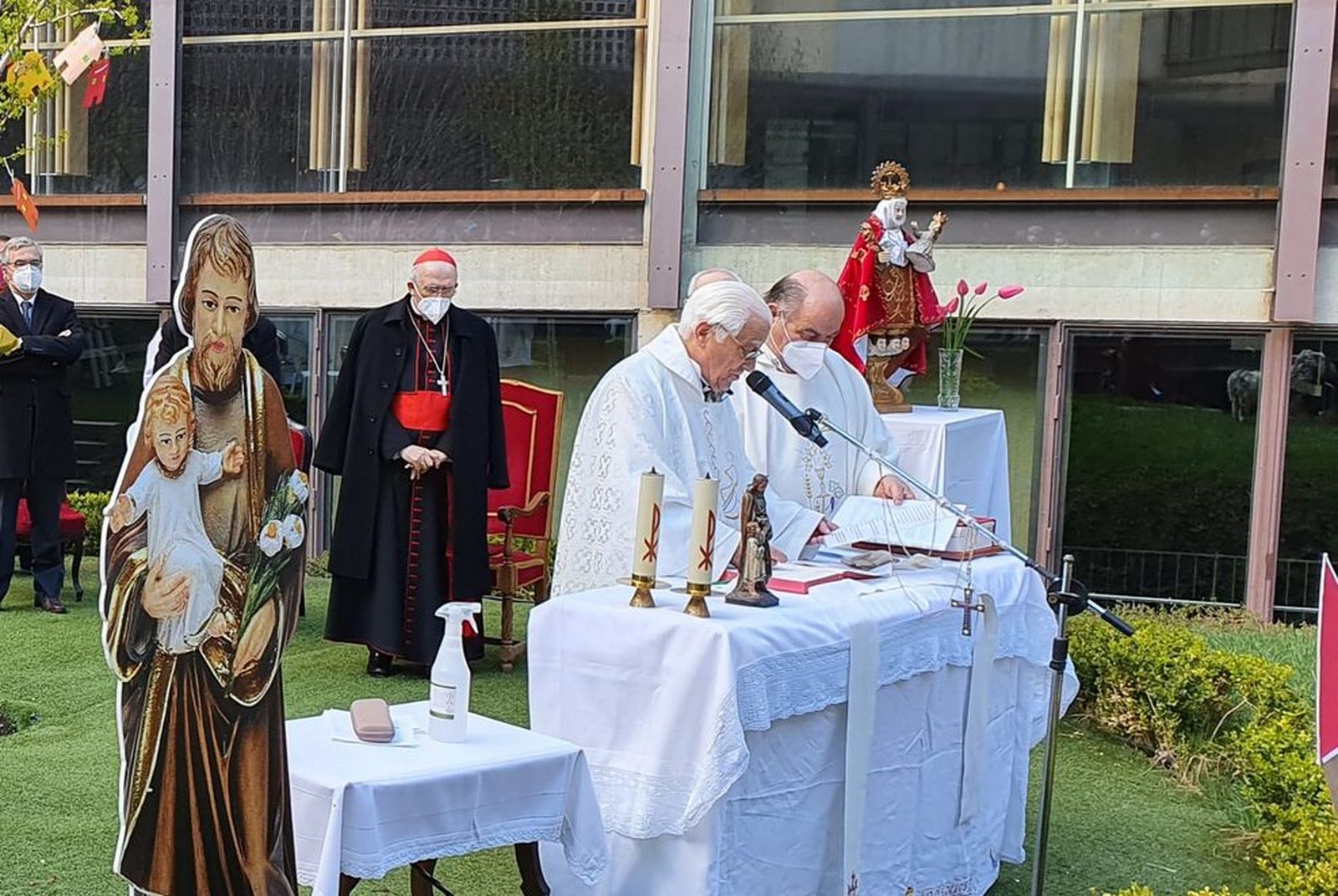 Bodas de diamante del padre Ángel