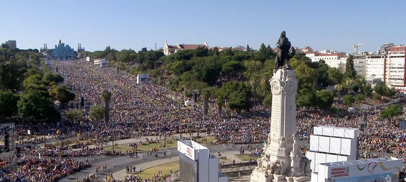 Una marea de jóvenes, con el Papa