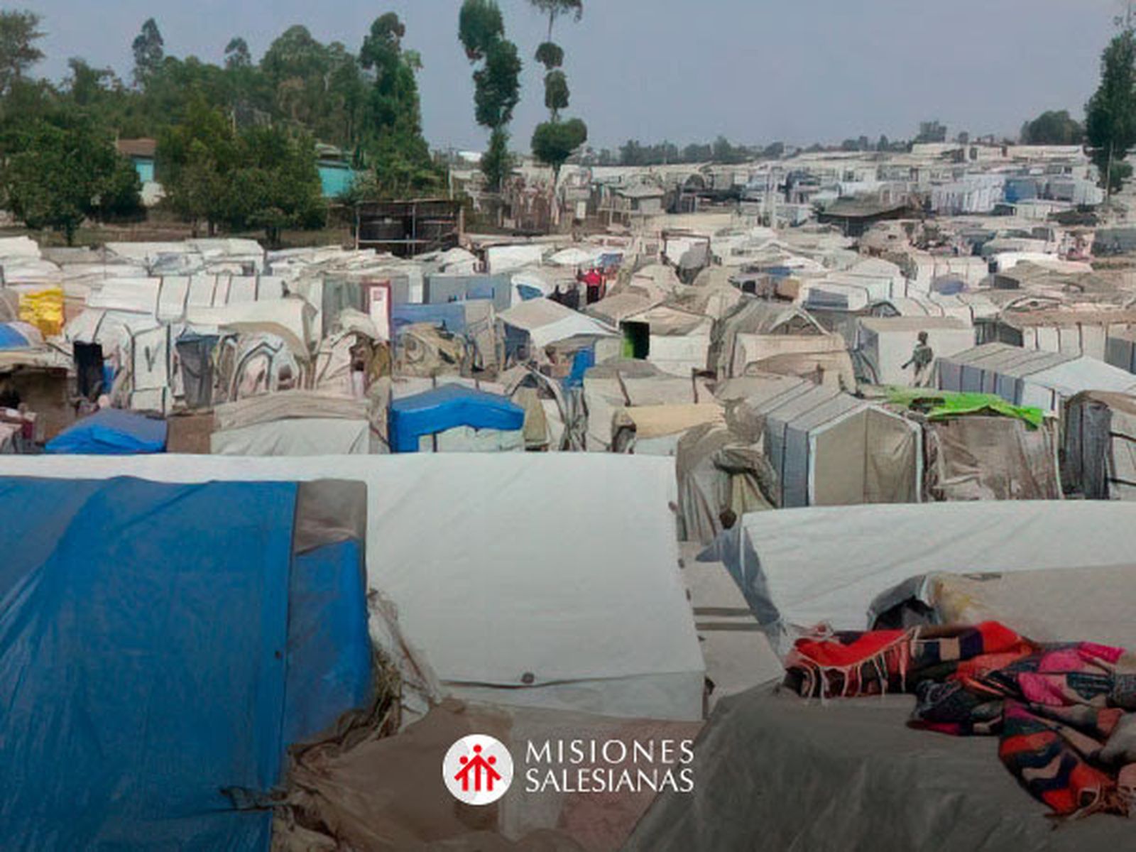 Campamento de refugiados en la misión salesiana