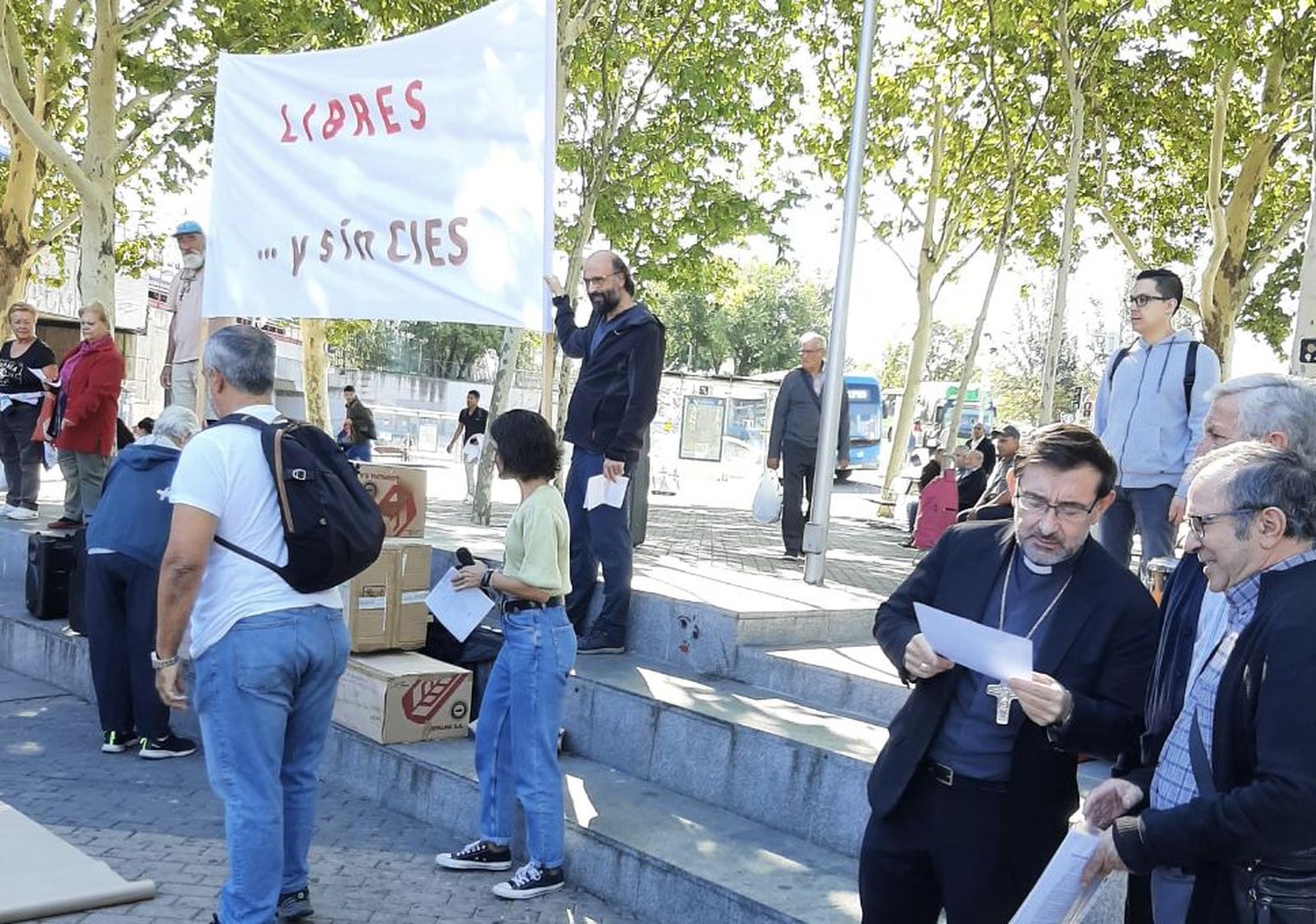 José Cobo, contra los CIE