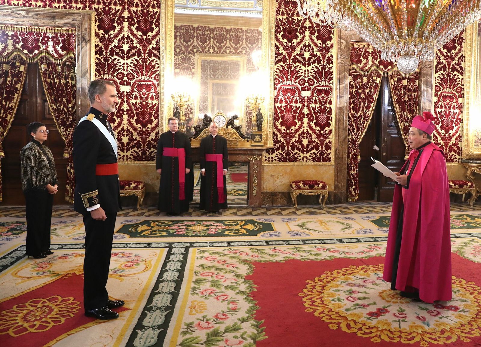 Bernardito Auza presentó sus credenciales al Rey