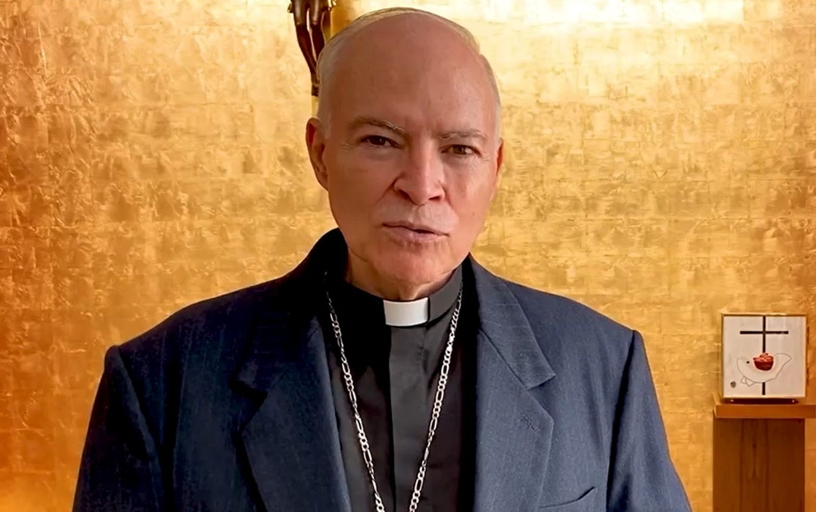 Aguiar Retes. "Incluso" ora por víctimas.