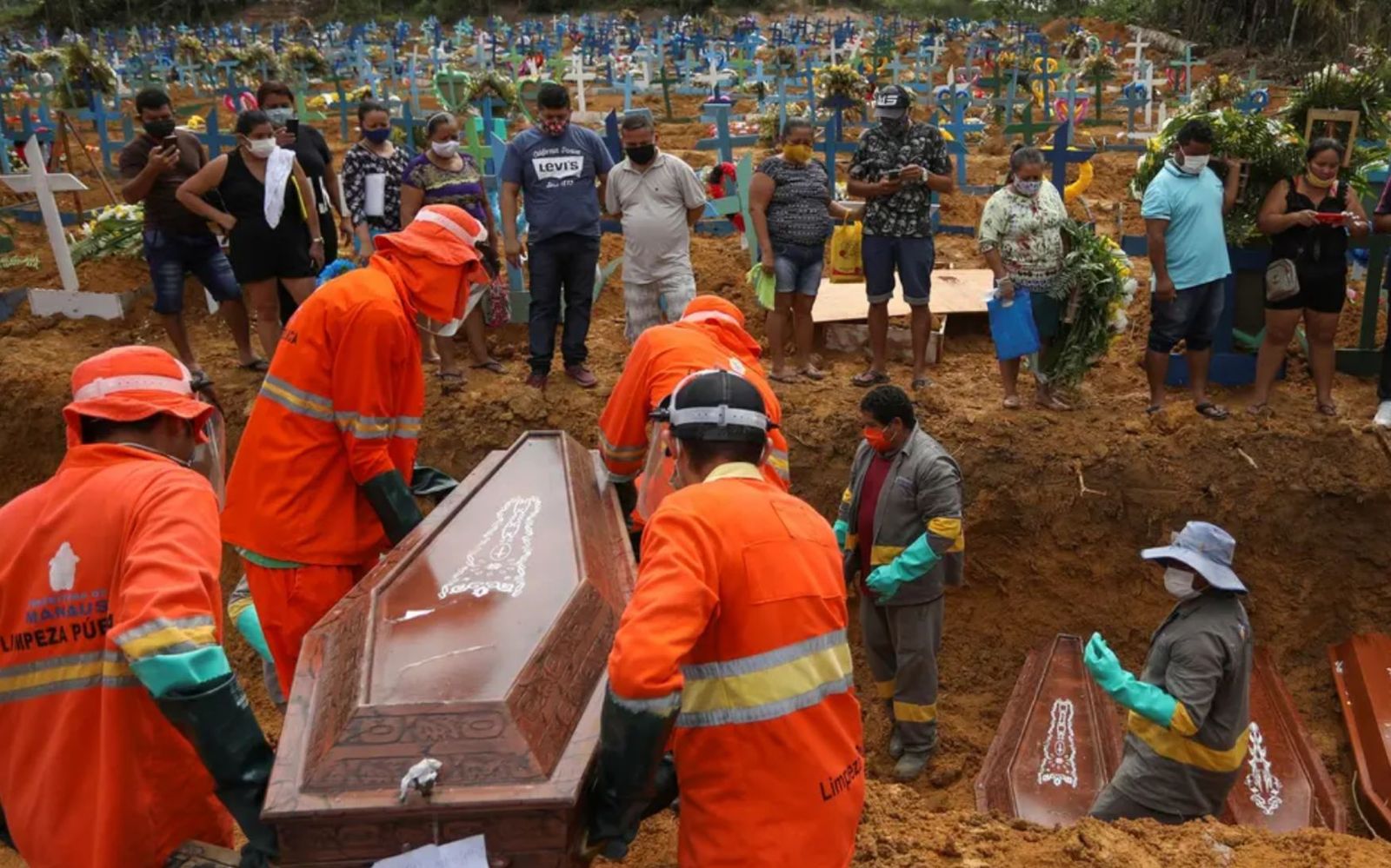 Muertes por coronavirus en Manaos, Amazonía brasileña