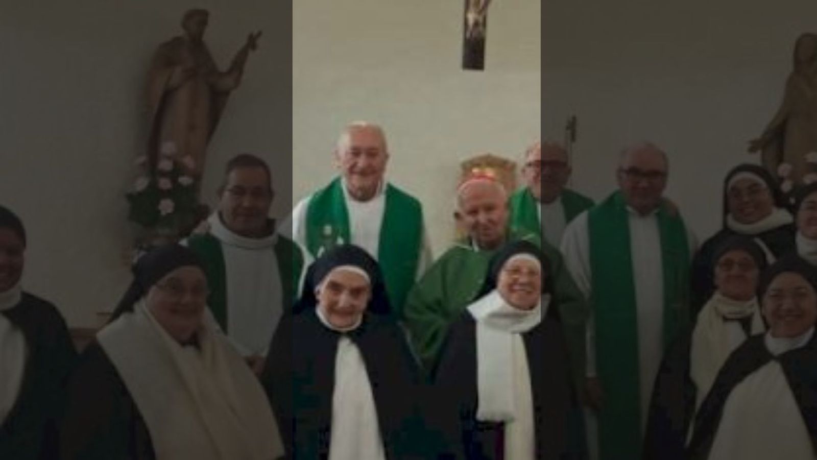 El cardenal Cañizares, arzobispo de Valencia en 2019 cuando visitó la diócesis de Copiapó. En la foto junto al sacerdote Cegarra.
