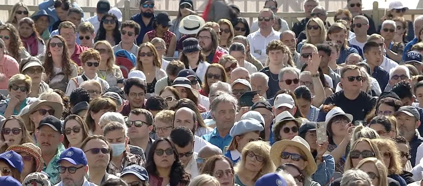 Miles de fieles en San Pedro