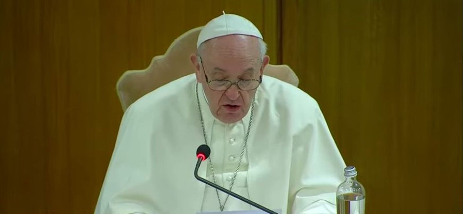 Francisco habla a los sinodales