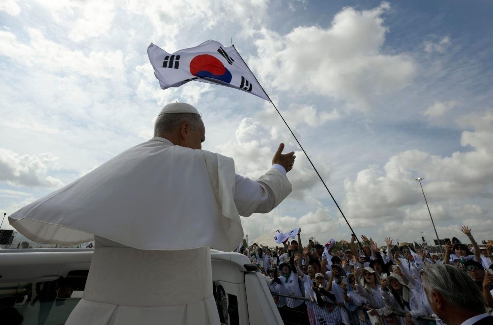 León XIV y la bandera de Corea del Sur