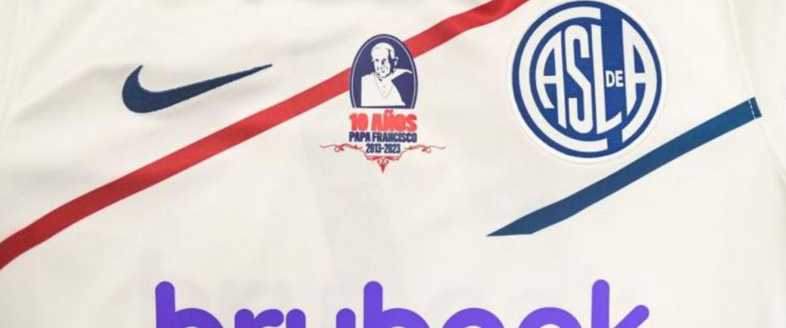 Detalle dela camiseta del San Lorenzo