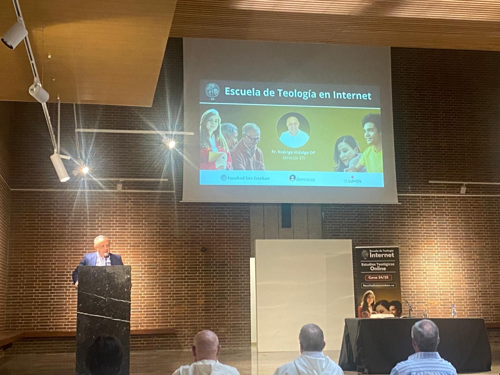 Inauguración del curso en el ETI