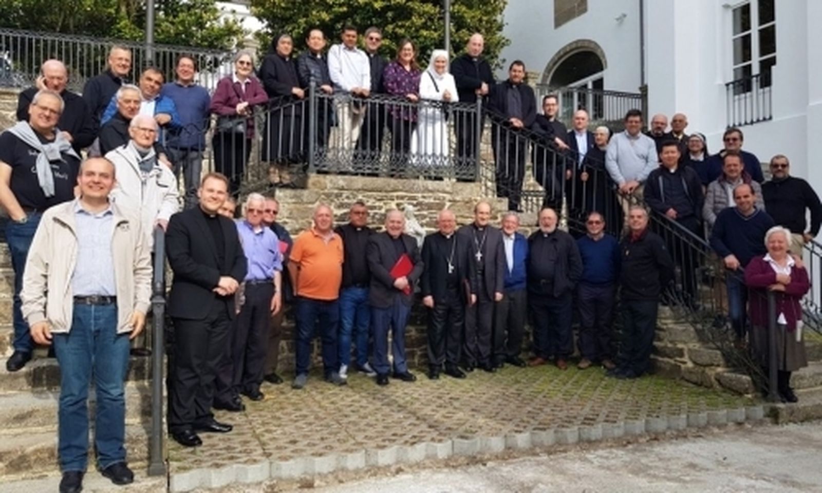 Curas y religiosos en el encuentro en Compostela