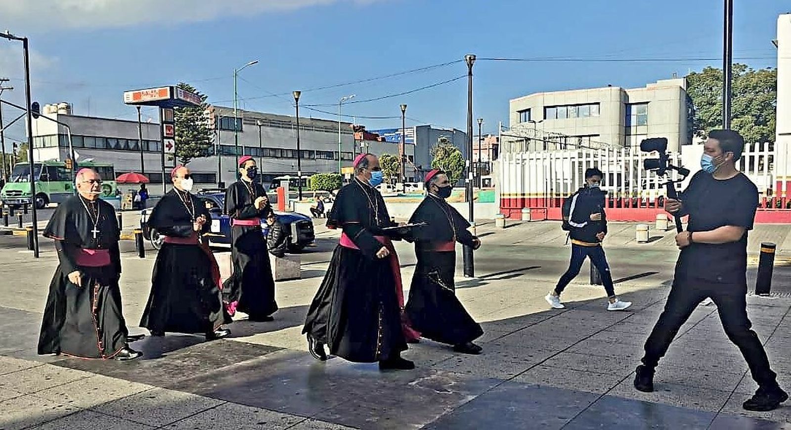 La soledad de los auxiliares del arzobispo Aguiar… Soy cristiano con vosotros; más de los abusos de poder en curia aguiarista, contagios y muertos por covid-19 en el presbiterio arquidiocesano