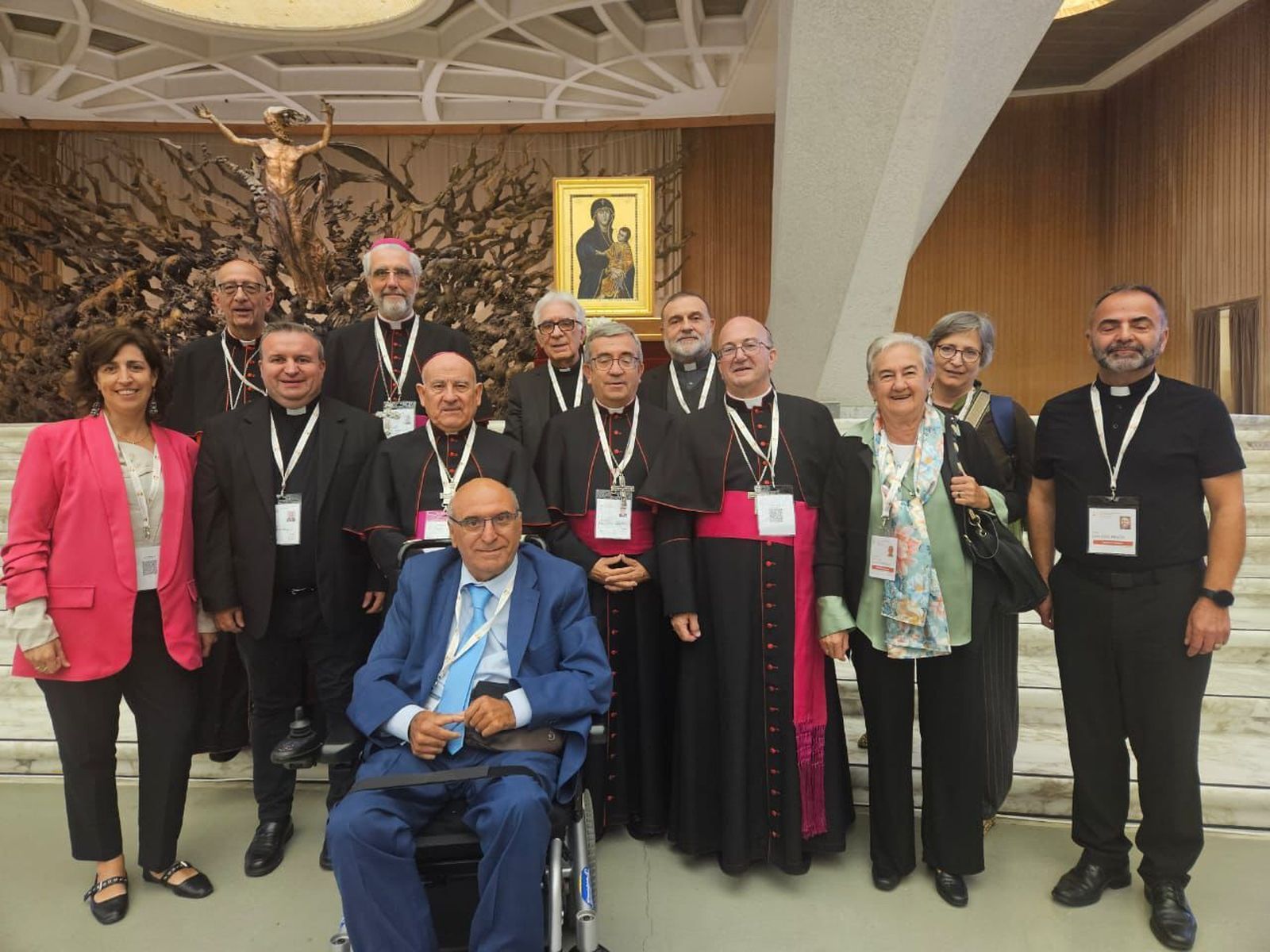 Eva Fernández con la delegación española en el Sínodo