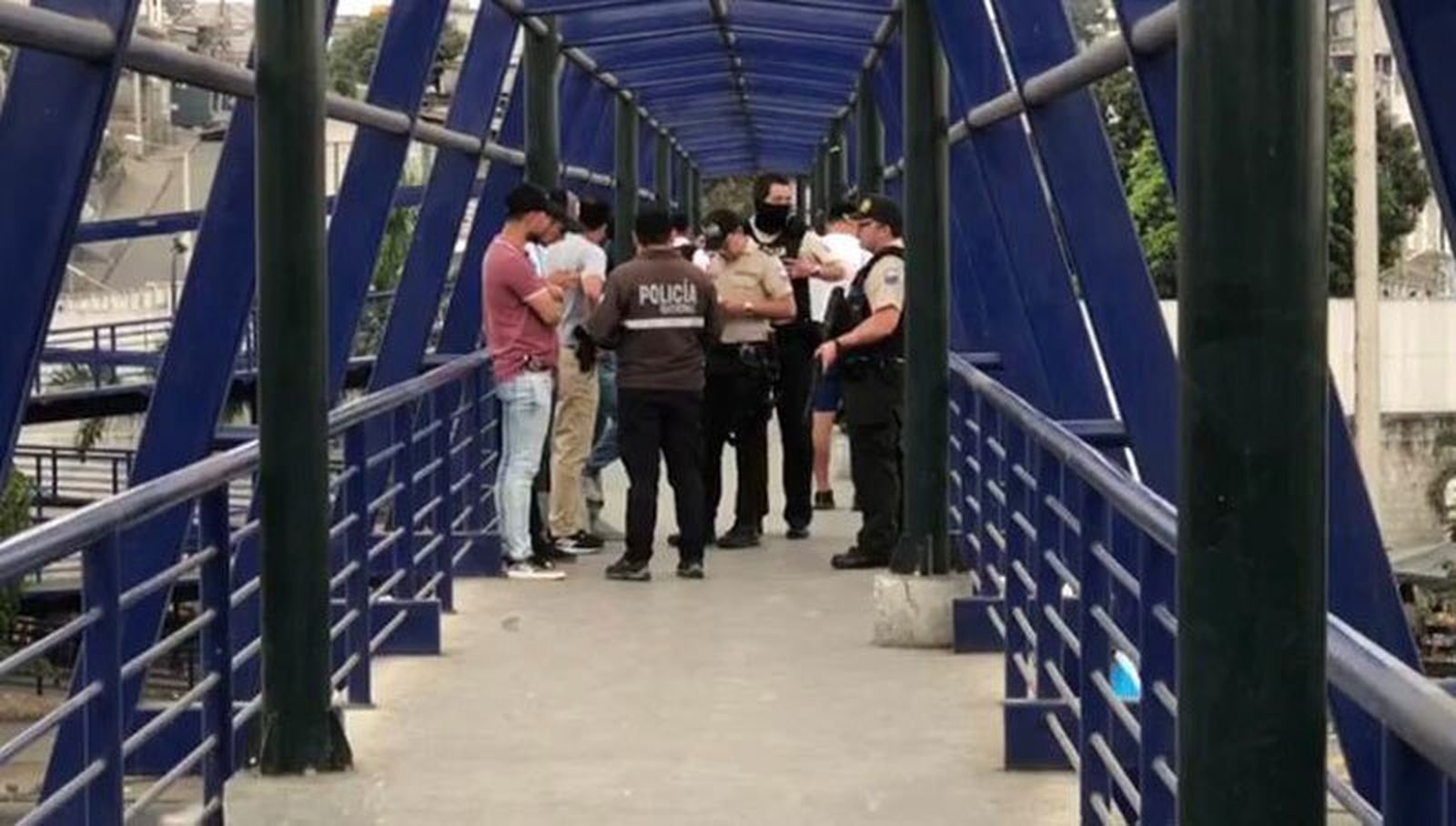 Crimen en el puente Guayaquil