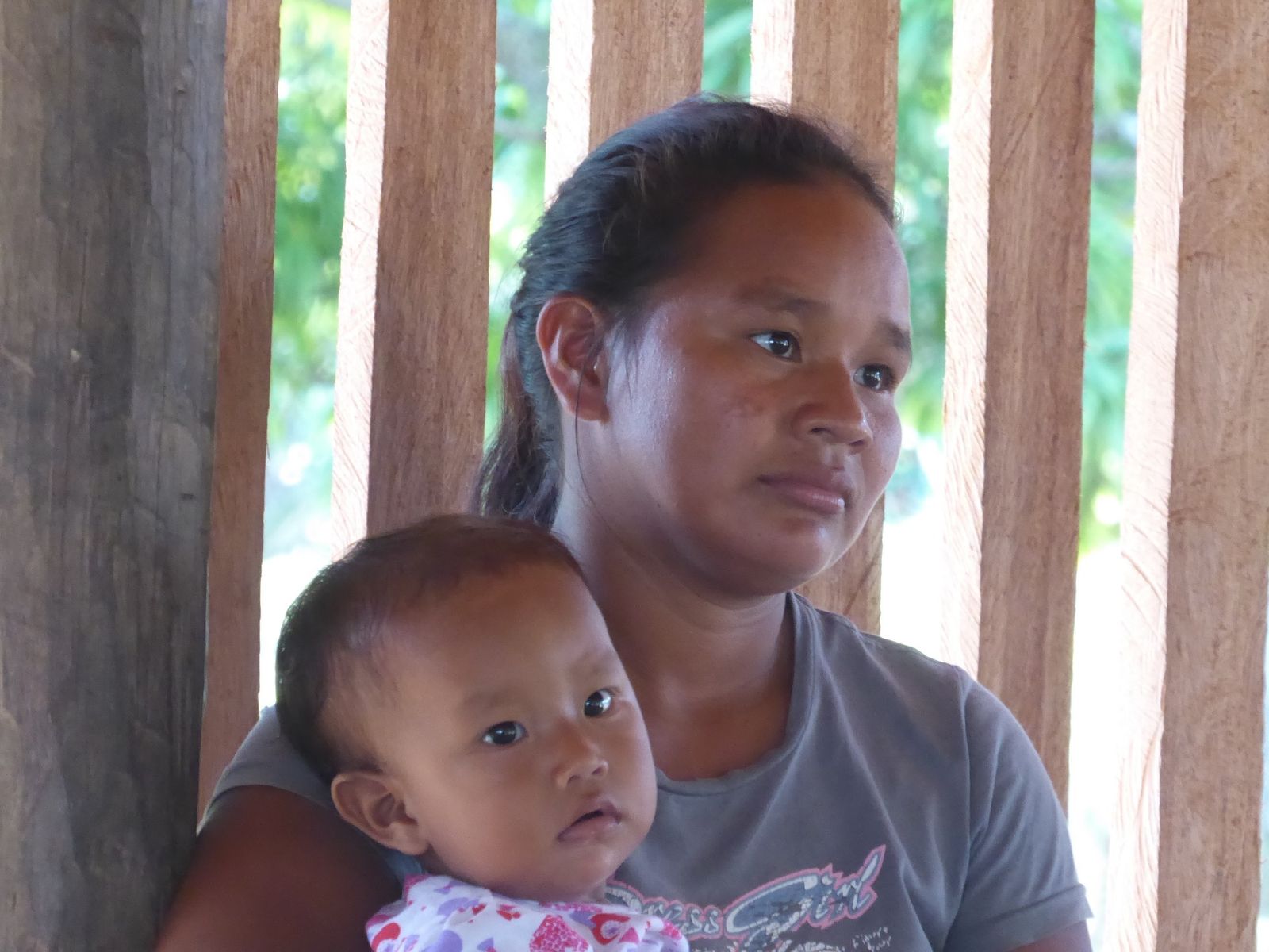 Mujer indígena en la Amazonía