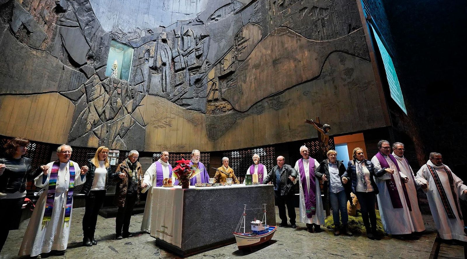 Presbiterio de la misa de Aránzazu