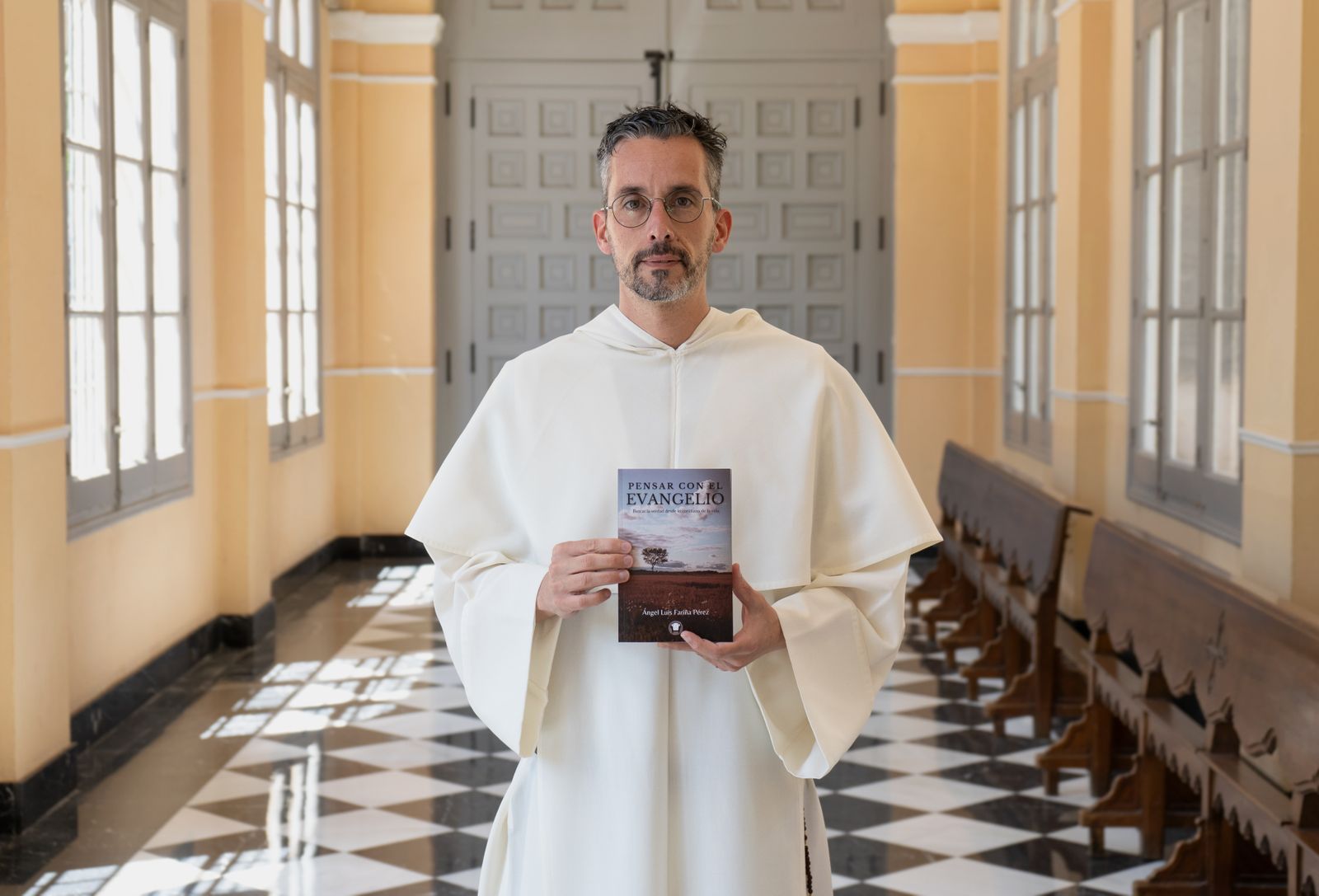 Ángel Fariña, op, autor del libro