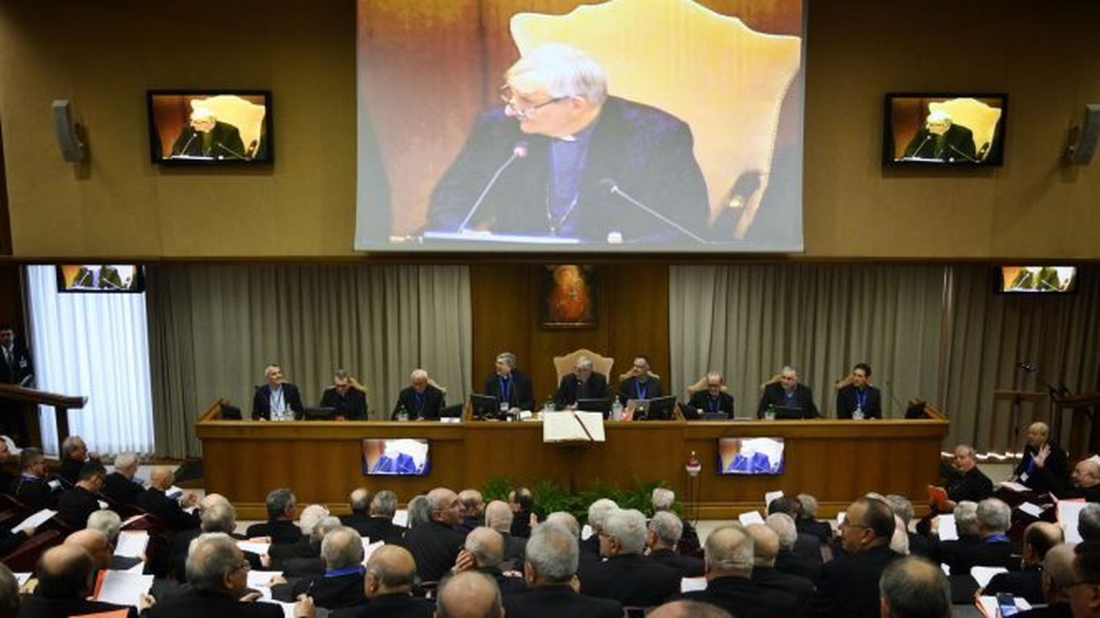 Intervención de Zuppi en la Plenaria de la CEI