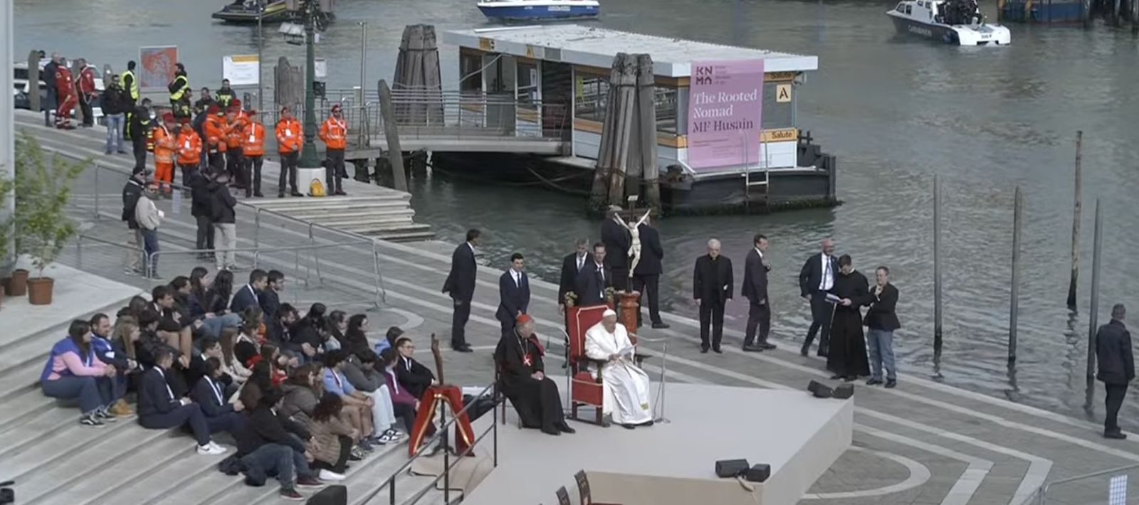 Francisco, con los jóvenes en Venecia