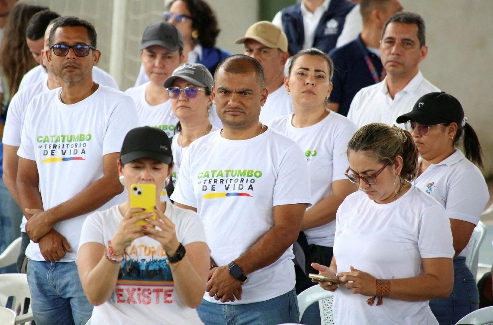 caravana humanitaria que exigen un cese al fuego y la paz en la región del Catatumbo