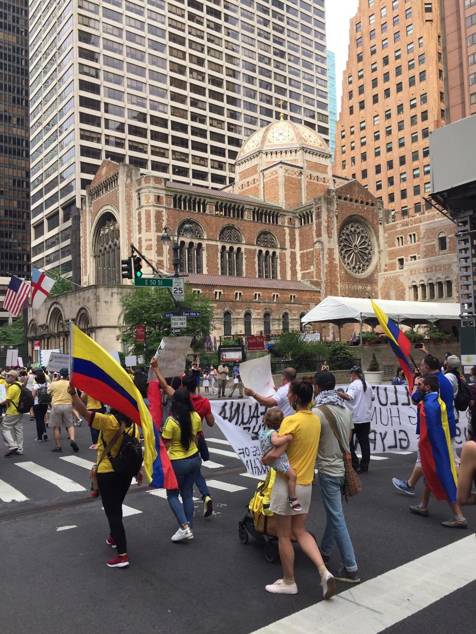Marcha de colombianos en Park Avenue (Nueva York)