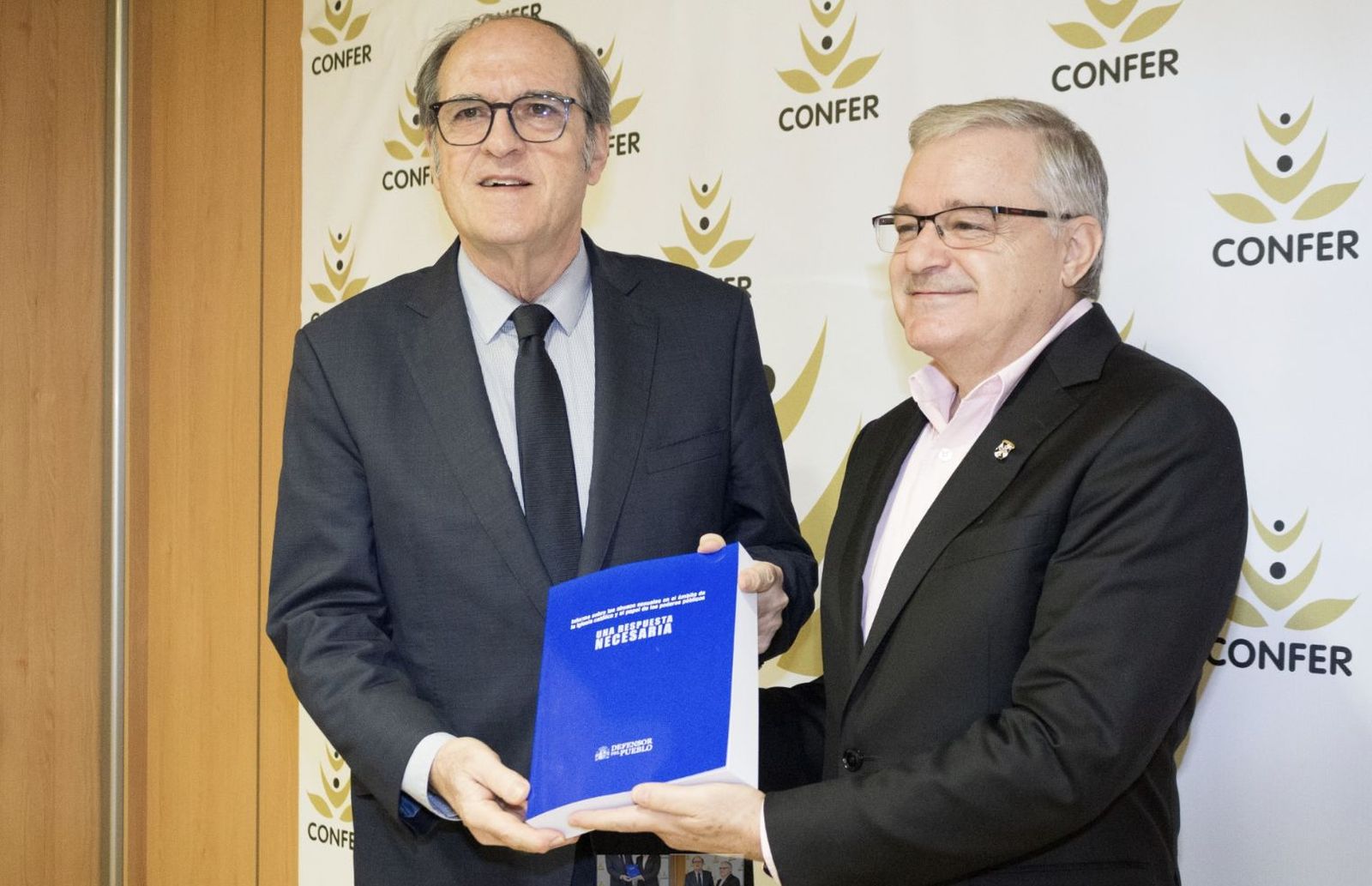 El Defensor del Pueblo entrega su informe a la presidencia de CONFER