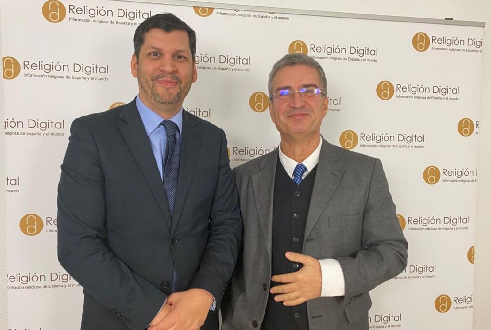 J. Echevarría, de la F. Edelvives, y X. Manuel Domínguez, del I. de la Familia de Orense