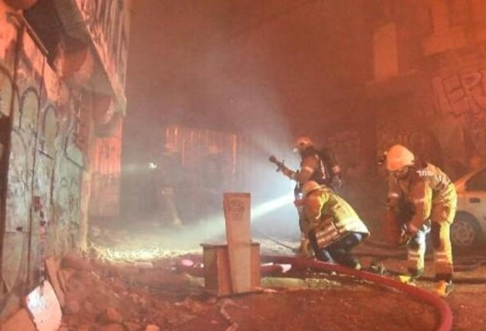 Incendio en una iglesia de Estambul