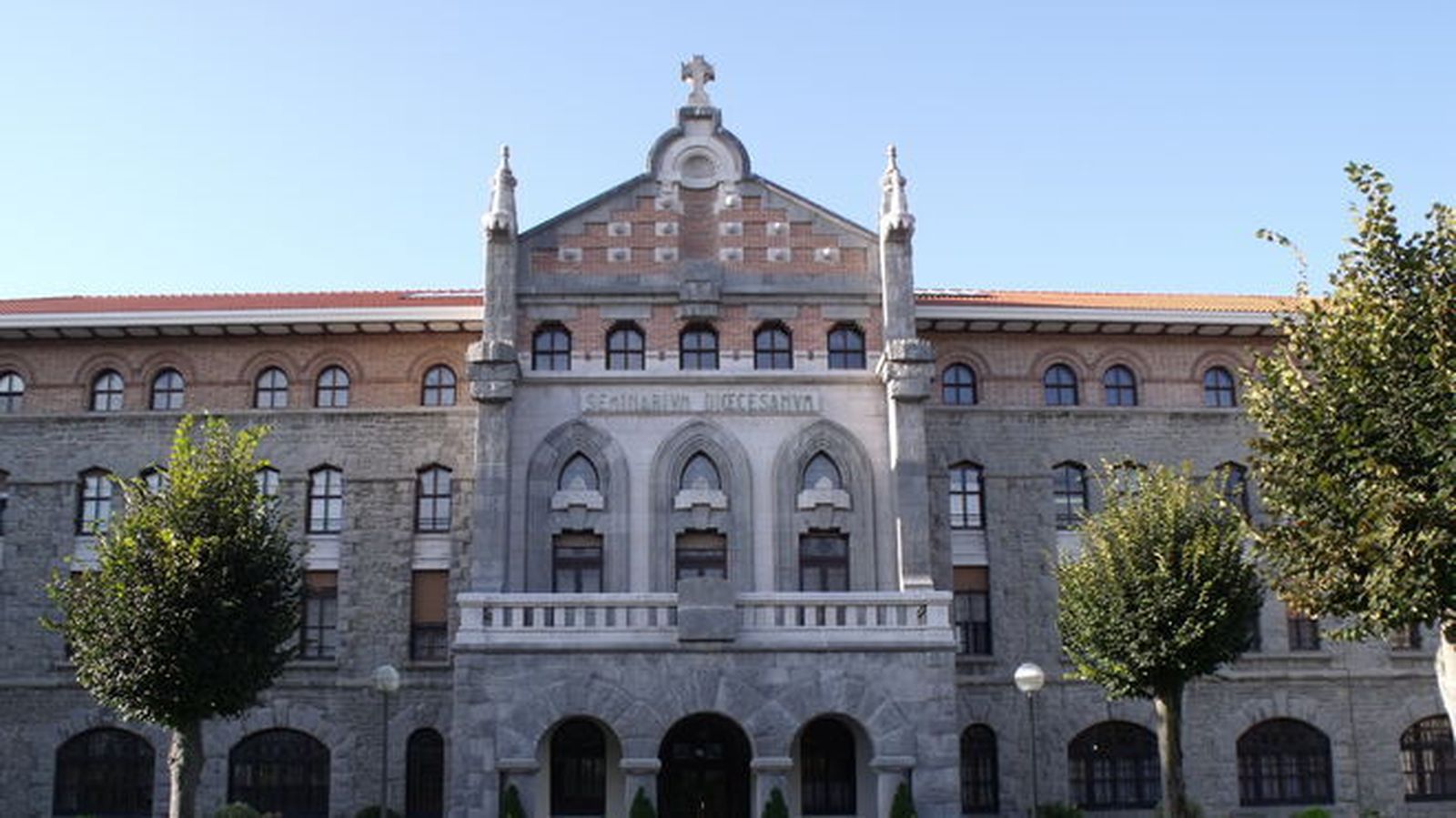 La fundación Ambrosio Aguirre beca actualmente a unos 18 seminaristas