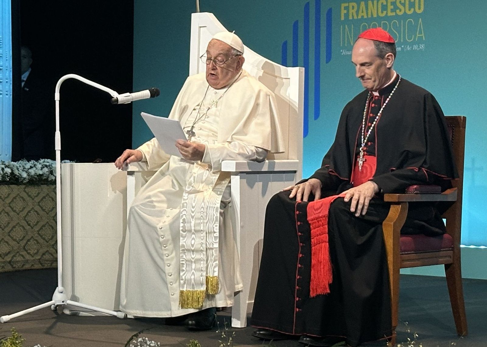 Papa y cardenal Bustillo