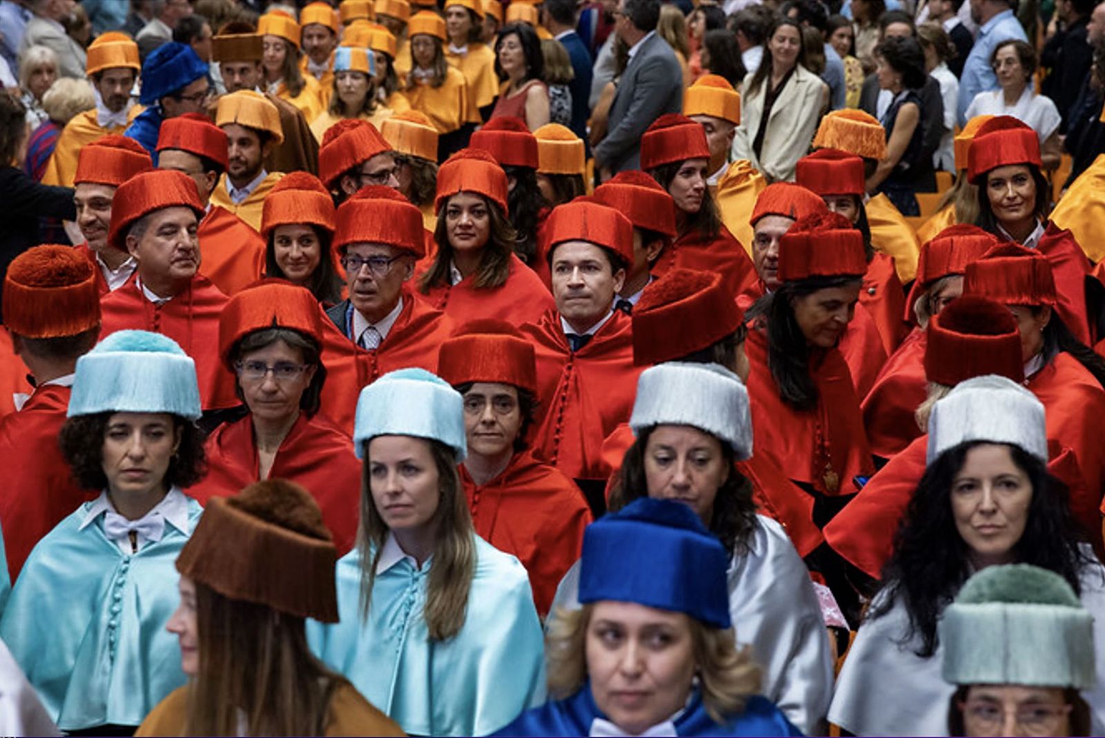 Parte del claustro, durante la inauguración del curso oficial