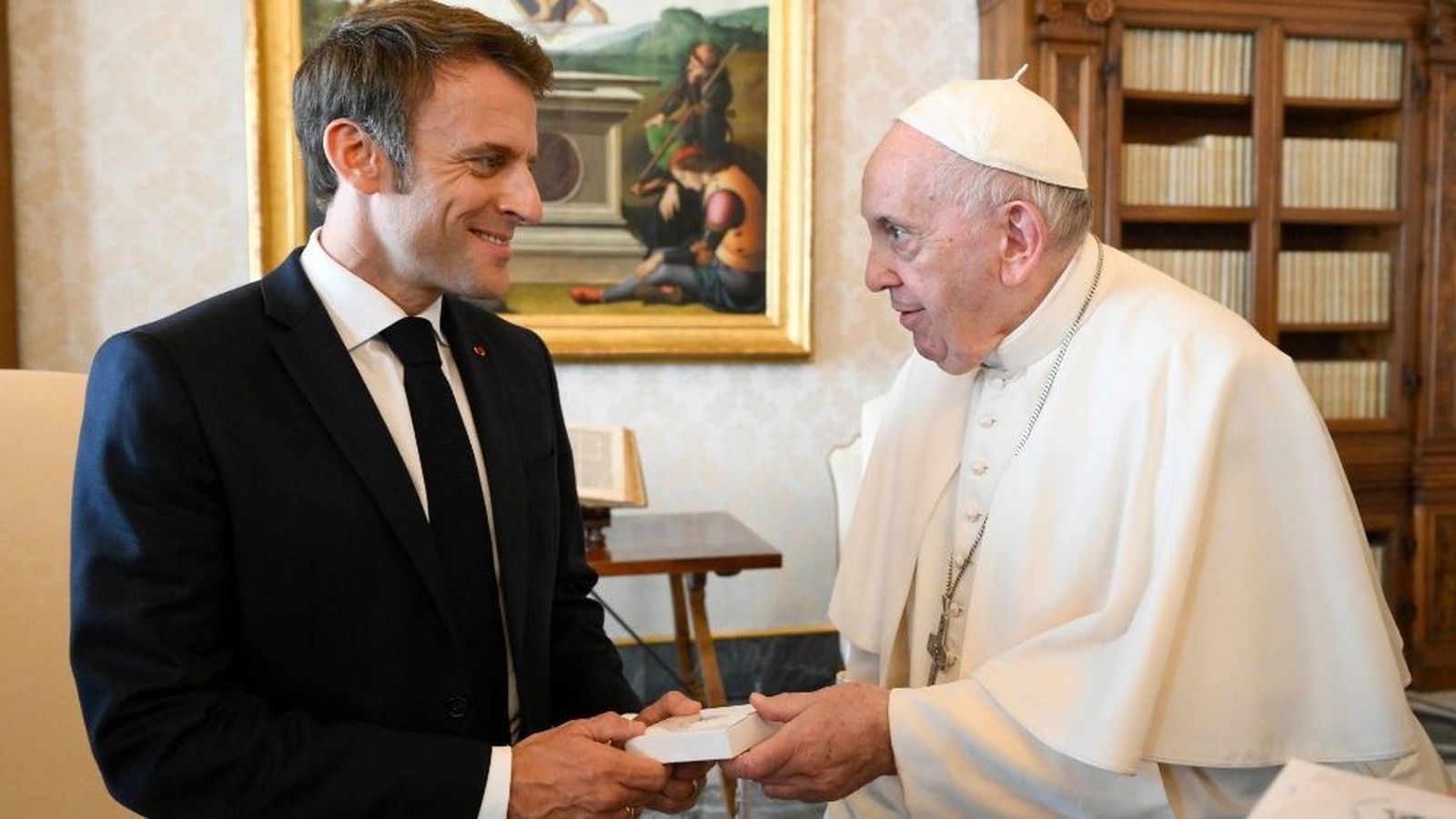 Macron, con el Papa Francisco