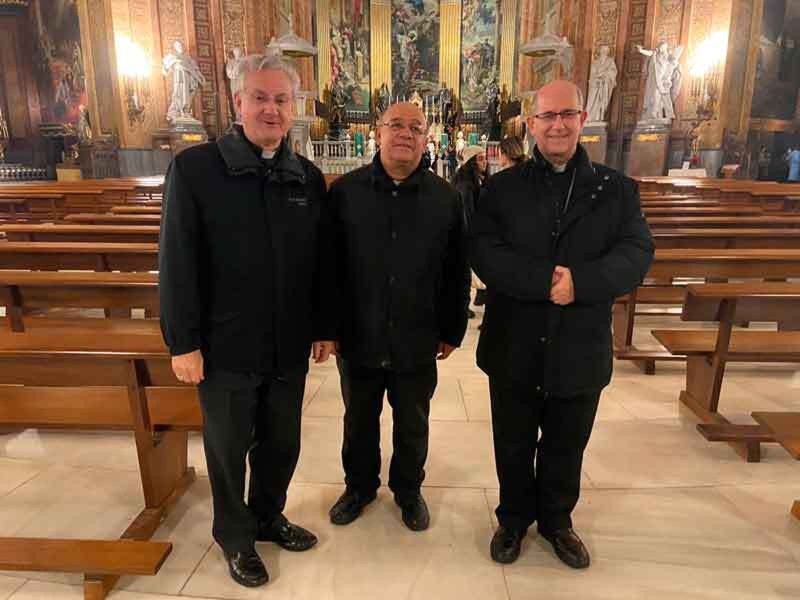 Los visitadores apostólicos, ya en España