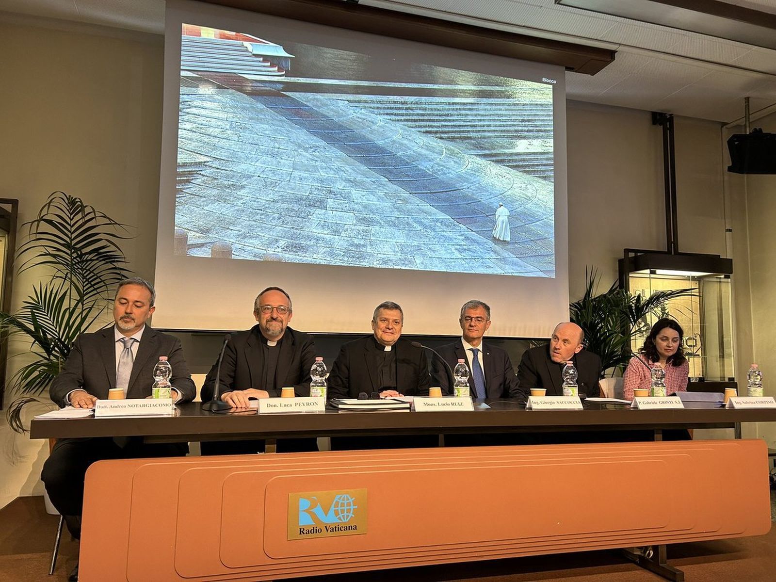 Presentación de la iniciativa espacial