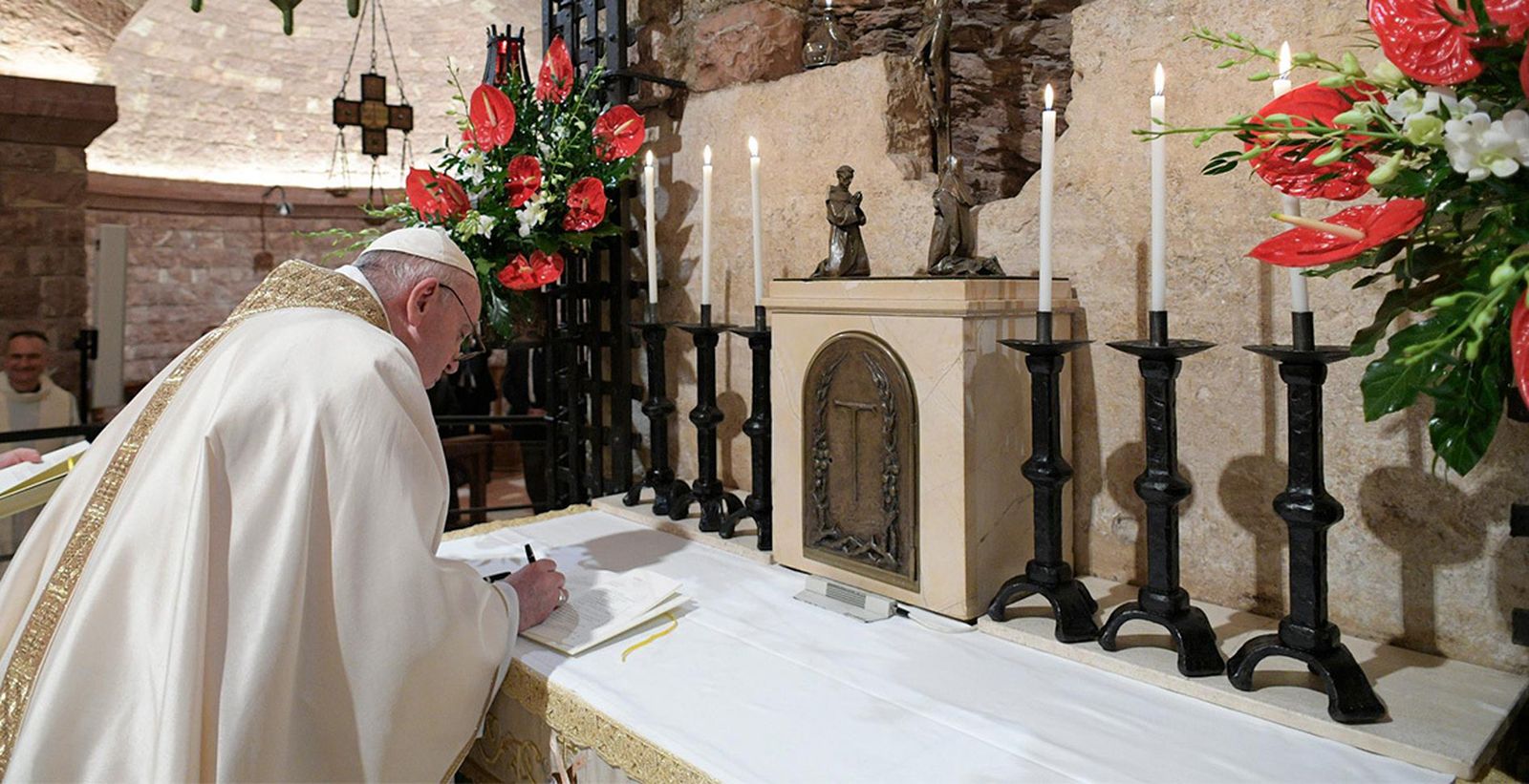 Francisco firma la Carta encíclica "Fratelli Tutti"