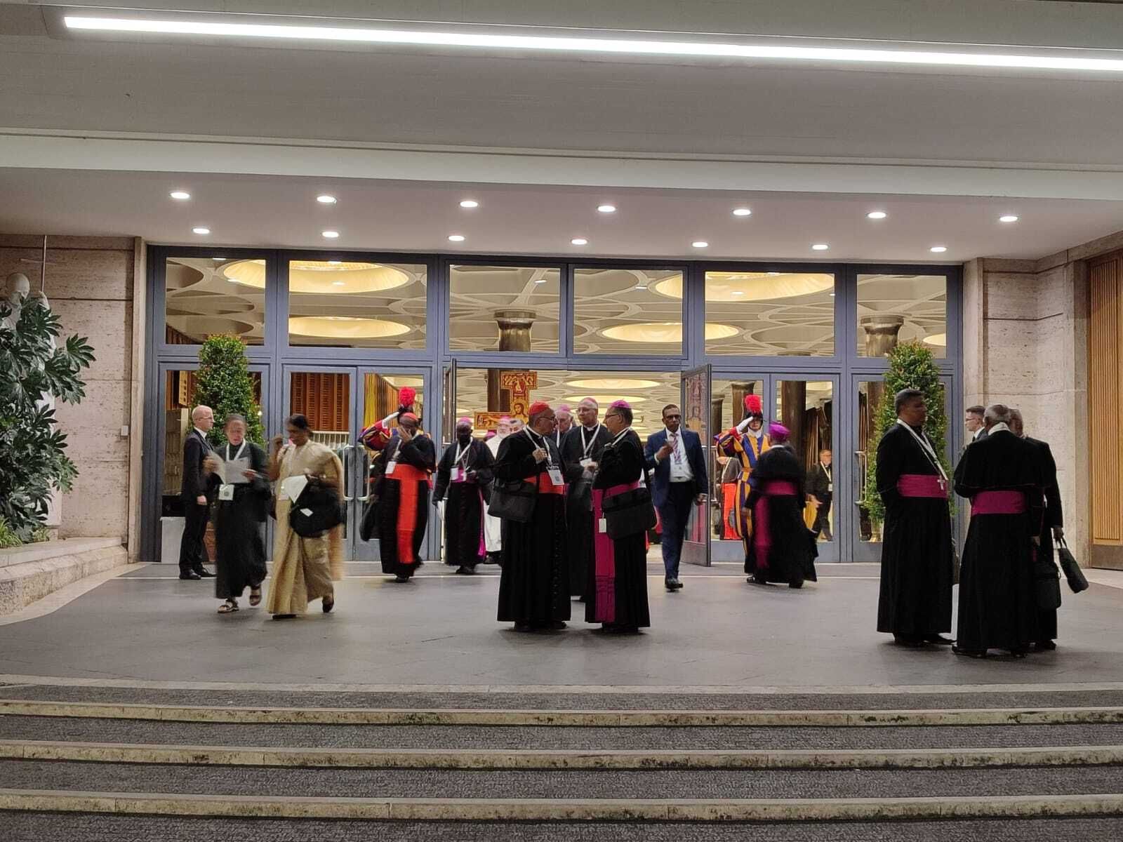 Participantes en el Sínodo en el Aula Pablo VI