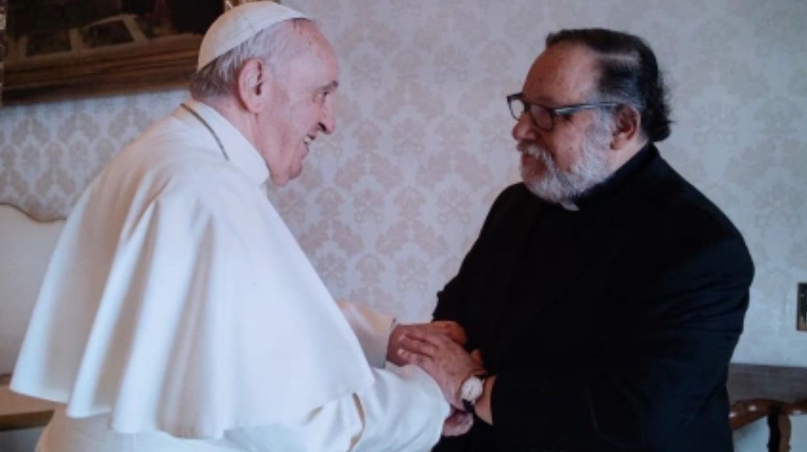 Galli junto a Francisco