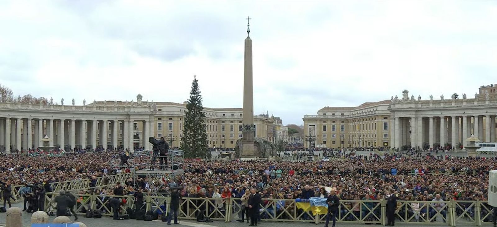 Miles de fieles en el Vaticano