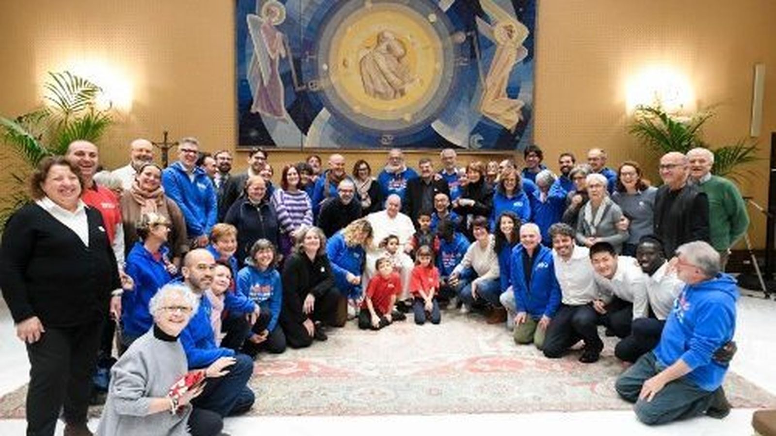 Francisco, con Miembros de la ONG