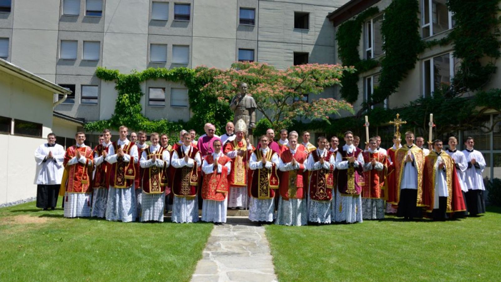 Miembros de la Fraternidad Sacerdotal San Pio X