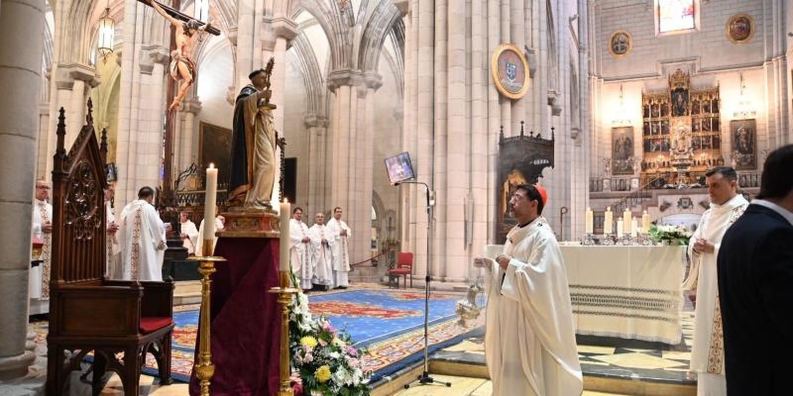 Misa solemne en la Almudena por san Simón de Rojas