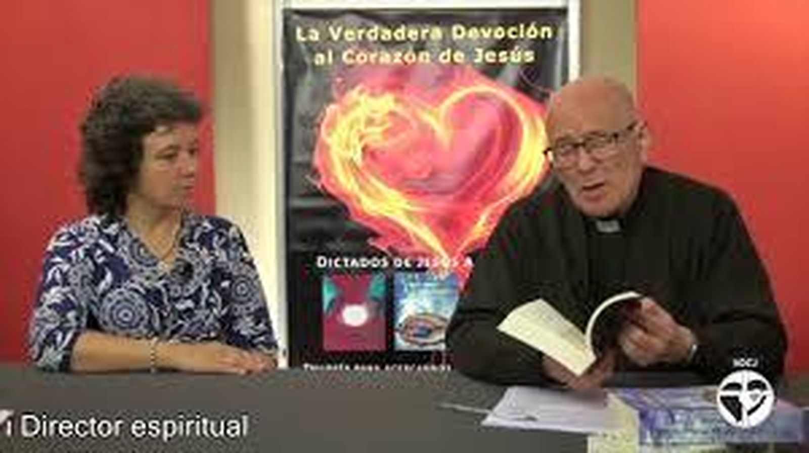 Marga con el jesuíta que le hace el seguimiento.