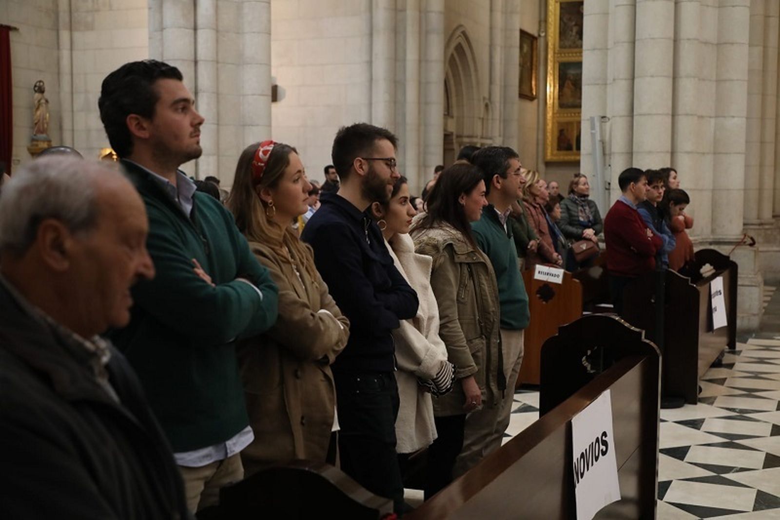 Osoro bendijo a parejas de novios que se preparan para el matrimonio,